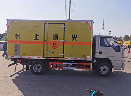 临县爆破器材运输车